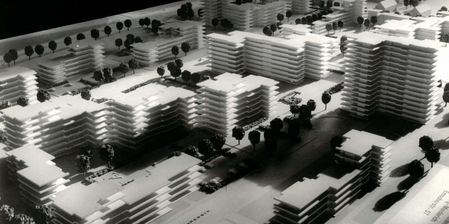 Abbildung: Modell der Wohnsiedlung Neumühl mit der Lehrerstraße (Quelle: Stadtarchiv Duisburg).